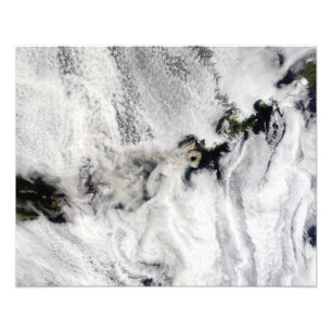 Plume aus dem Okmok-Vulkan, den Aleusianinseln Fotodruck