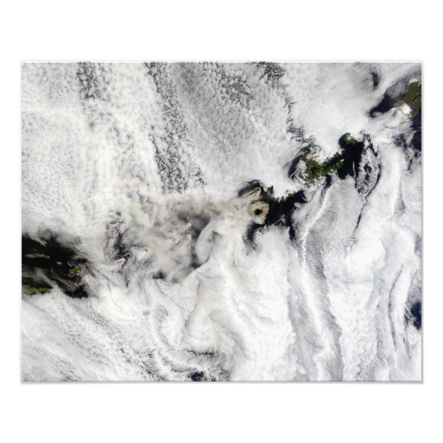 Plume aus dem Okmok-Vulkan, den Aleusianinseln Fotodruck (Vorne)