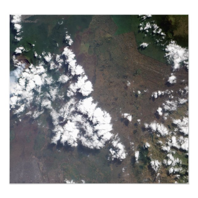 Plume erhebt sich aus dem Vulkan Nyiragongo in der Fotodruck (Vorne)