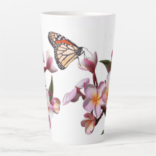 Plumeria-Blumen-Monarch-Schmetterling Latte Tasse