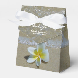 Plumeria Frangipani auf Sand Wedding Geschenkschachtel