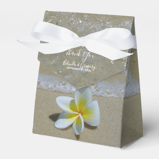 Plumeria Frangipani auf Sand Wedding Geschenkschachtel (Vorderseite)
