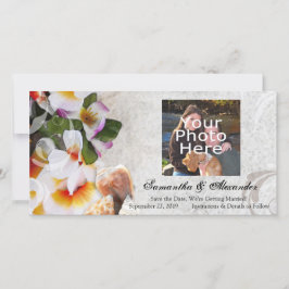 Plumeria Orchid Lei in Sand Fotokarte Save The Date