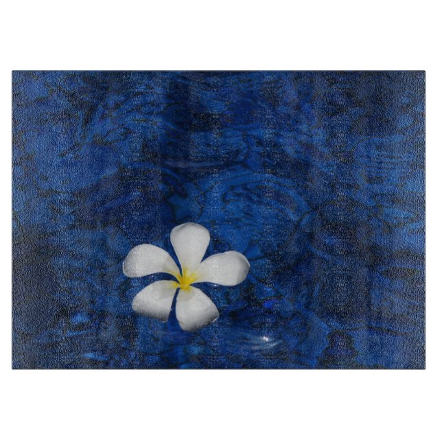 Plumeria Weiße Blume Gemustert Schneidebrett (Vorderseite)