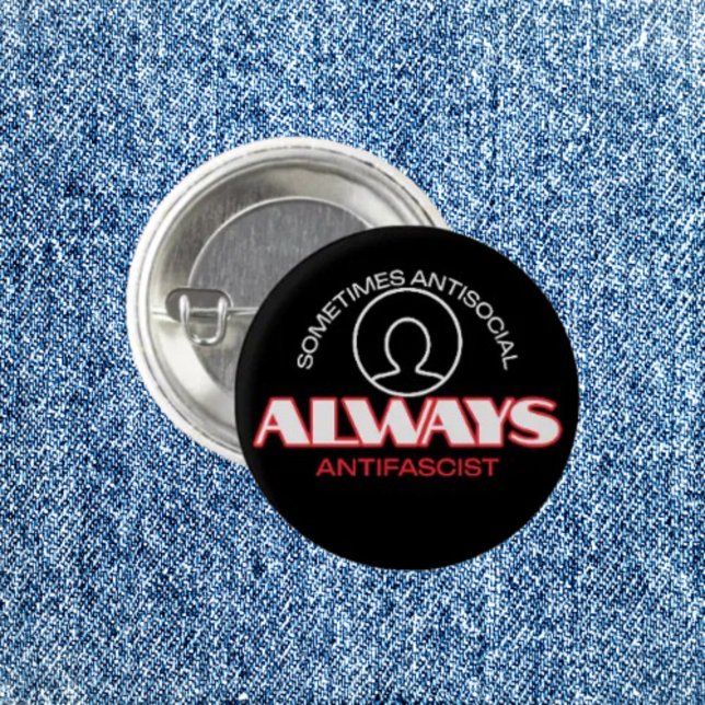 Pocket-Sized Protest: Antifaschistische Taste Button (Von Creator hochgeladen)