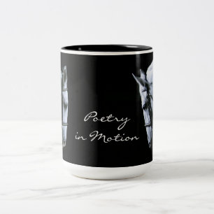 Poesie in der Bewegungs-Tasse Zweifarbige Tasse