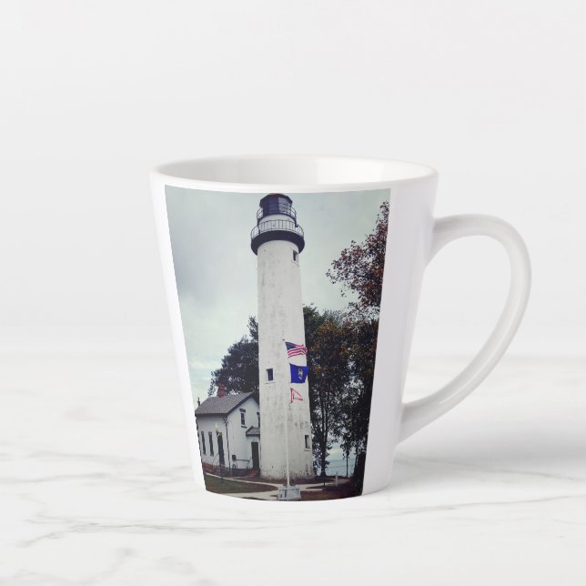 Pointe Aux Barques Lighthouse auf einer Tasse (Rechts)