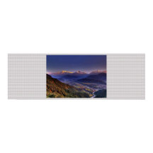 POKHARA Nepal: CRYSTAL Border