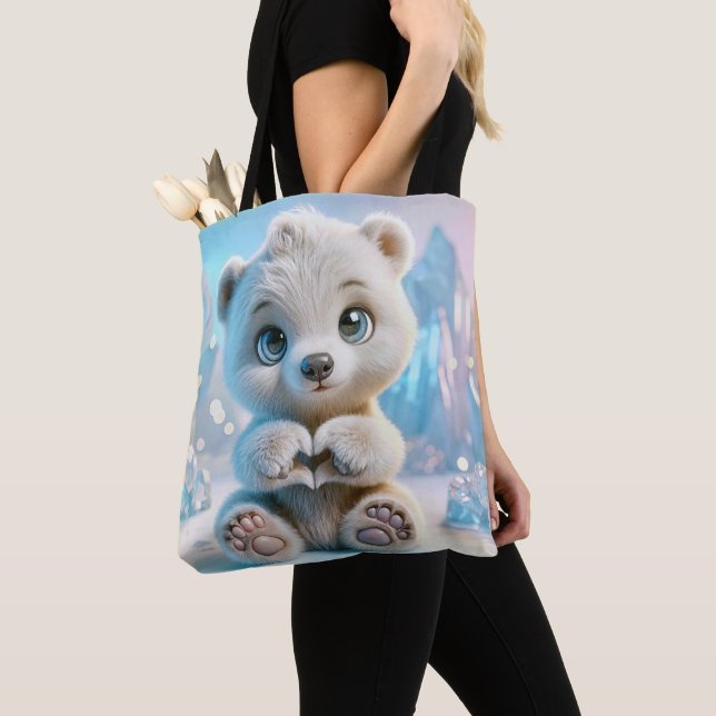 Polar Bear Cub (Von Nahem)