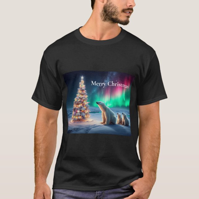 Polar Bear Mama Cubs Weihnachtsbaum Nordlichter T-Shirt (Vorderseite)