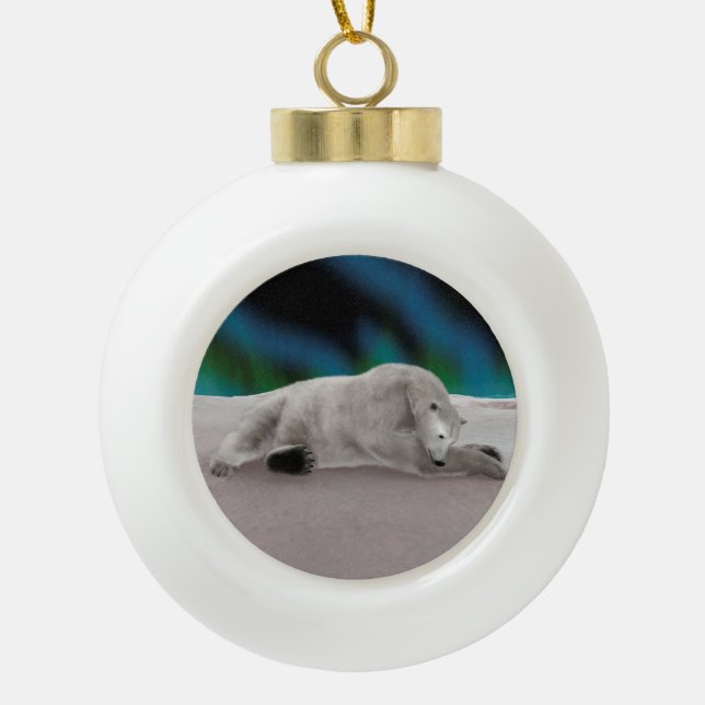 Polar Bear Resting Keramik Kugel-Ornament (Vorderseite)