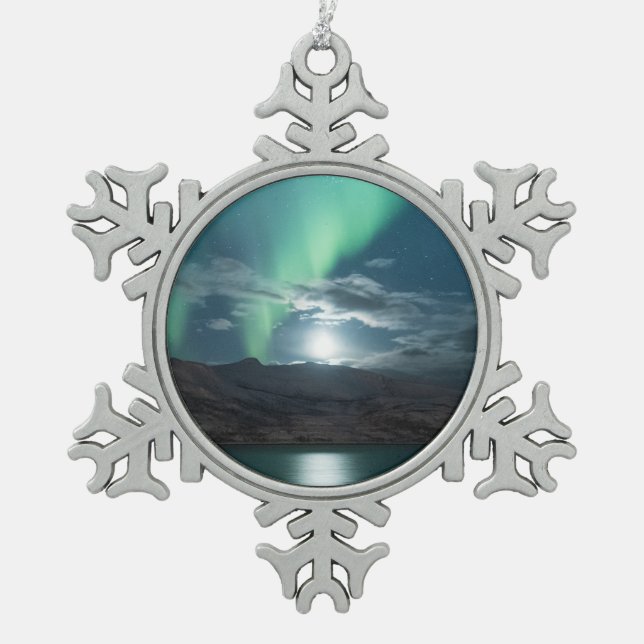 Polarlichter Vollmond Schneeflocken Zinn-Ornament (Vorderseite)