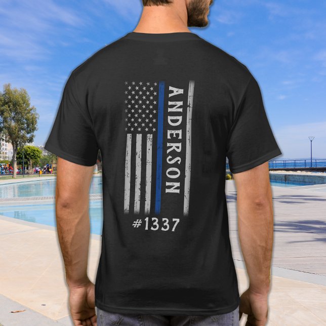 Police Thin Blue Line Personalisiertes Abzeichen M T-Shirt (Von Creator hochgeladen)