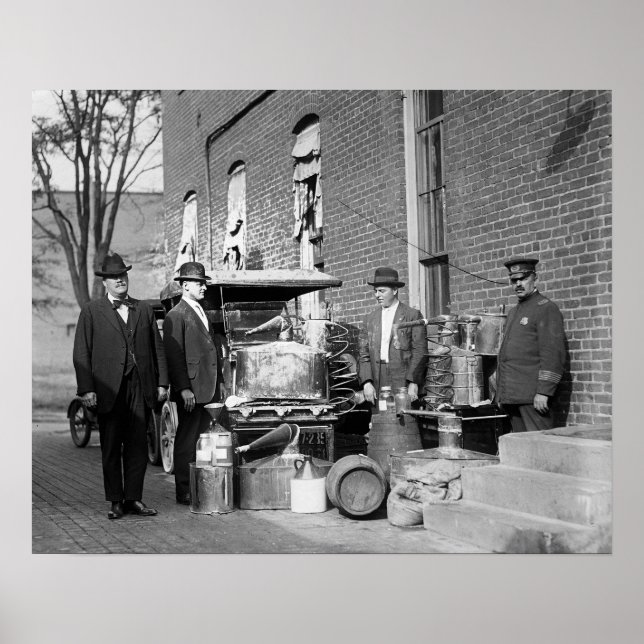 Polizei mit Konfiszierung noch, 1922. Vintages Fot Poster (Vorne)