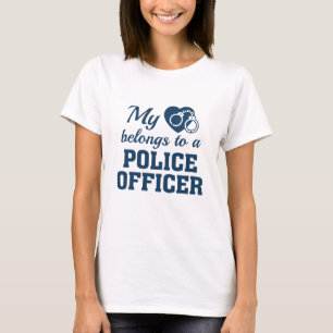 Polizeibeamte Heart Belongs T-Shirt
