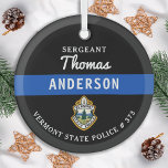 Polizeichef für personalisierte Thin Blue Line Ornament Aus Glas<br><div class="desc">Thin Blue Line Police Department Weihnachtsschmuck - Polizei Flag Farben, moderne schwarz und blau Design . Passen Sie sich mit Ihrem Abteilungslogo an, und personalisieren Sie die Personalisierung mit dem Namen der Polizeibeamten, dem Titel, dem Abteilungslogo und der Abzeichen-Nummer. Dieses personalisierte Vollzugsschmuck eignet sich hervorragend für Polizeidienststellen und Strafverfolgungsbeamte, kleine...</div>