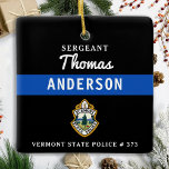 Polizeidirektor für Personalisierte Logos in Thin  Keramikornament<br><div class="desc">Thin Blue Line Police Department Weihnachtsschmuck - Polizei Flag Farben, moderne schwarz und blau Design . Passen Sie sich mit Ihrem Abteilungslogo an, und personalisieren Sie die Personalisierung mit dem Namen der Polizeibeamten, dem Titel, dem Abteilungslogo und der Abzeichen-Nummer. Dieses personalisierte Vollzugsschmuck eignet sich hervorragend für Polizeidienststellen und Strafverfolgungsbeamte, kleine...</div>