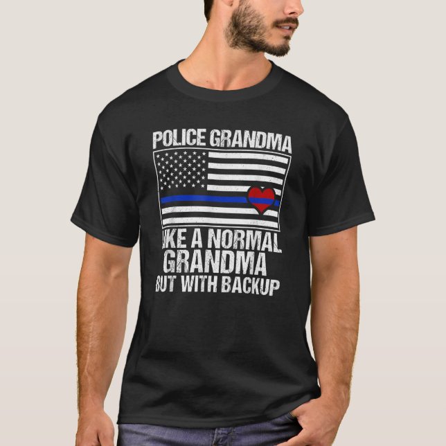 Polizeifahne Oma Blue Line Herzstück T-Shirt (Vorderseite)