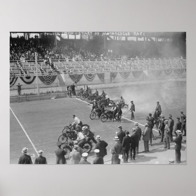 Polizeishow — Start des Motorradrennen Poster (Vorne)