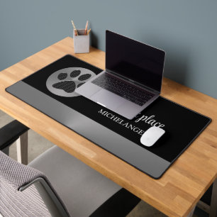 Polka Dot Dog Paw auf Silver Pet Grooming Service Schreibtischunterlage