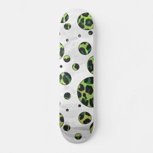 Polka Dot Leopard Black und Green Skateboard