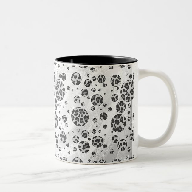 Polka Dot Leopard Schwarzweiß-Design Zweifarbige Tasse (Rechts)