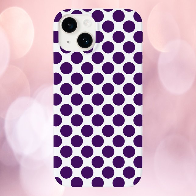 Polka Dot Pattern Lila Case-Mate iPhone Hülle (A phone case with a purple polka dot pattern)