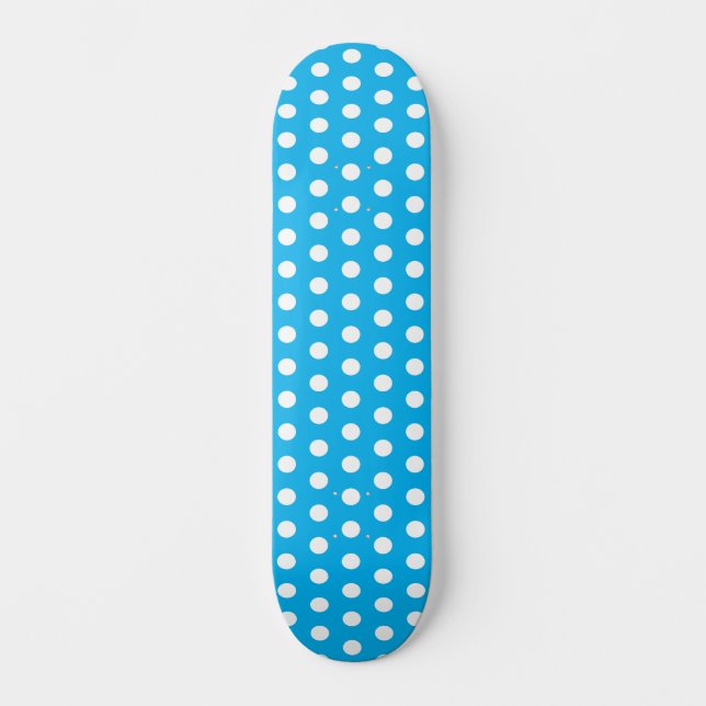 Polka Dot Sky Blue und White Skateboard (Vorderseite)