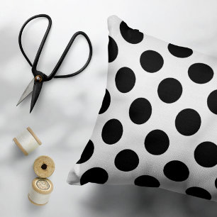 Polka Dots, Polka Dot Pattern, Schwarz und Weiß Dekokissen