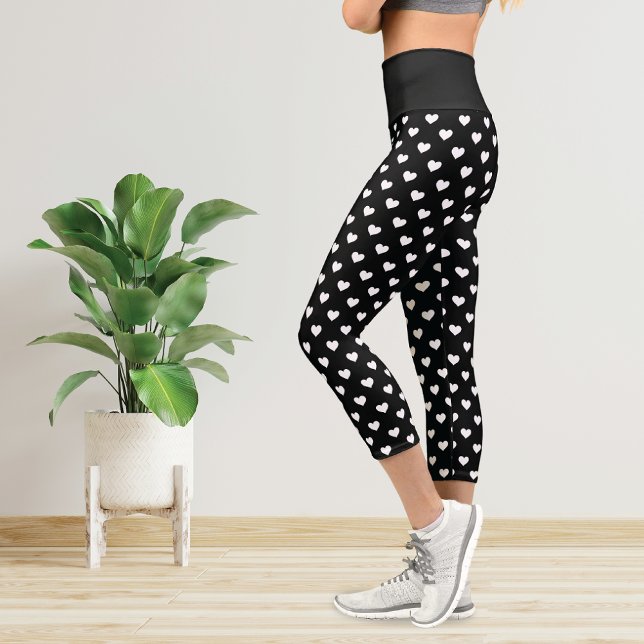 Polka Dots White Hearts Muster Capri Leggings (Von Creator hochgeladen)