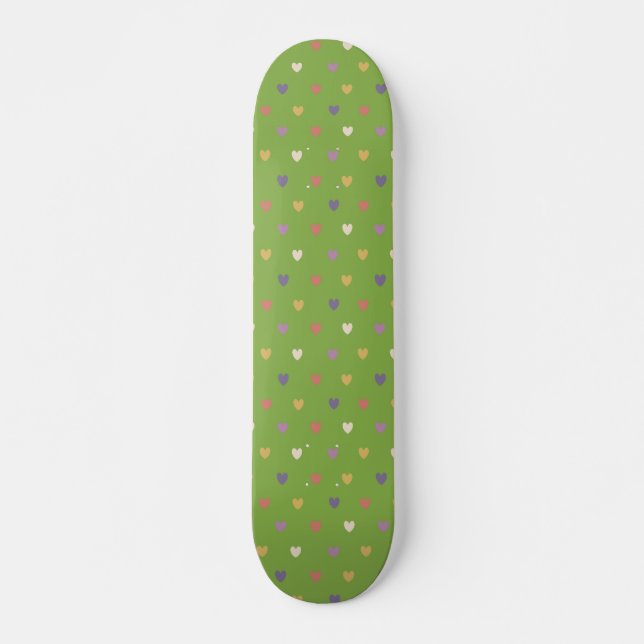 Polka Herzen auf grünem Grün Skateboard (Vorne)