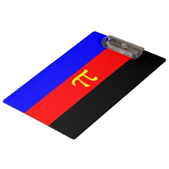 Polyamory-Stolperflagge Klemmbrett (Schrägansicht)