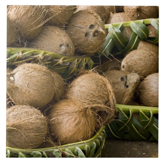 Polynesien, Königreich Tonga. Anzeige von Kokosnüs Fliese (Vorderseite)