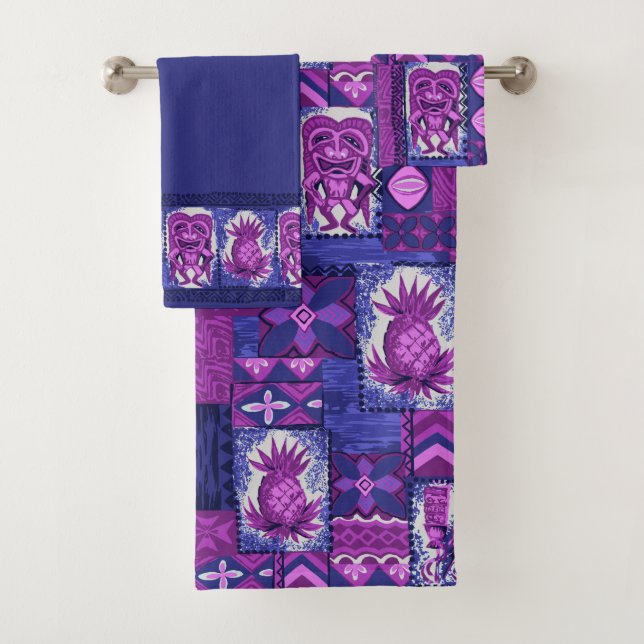 Pomaika'i Tiki hawaiische Tapa-Koordinate - lila Badhandtuch Set (Insitu)