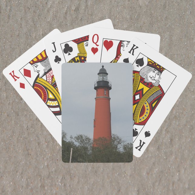 Ponce Inlet Lighthouse Oberhalb des Trees Fotos Spielkarten (A photograph of the Ponce Inlet Lighthouse in Florida on a deck of playing cards.)