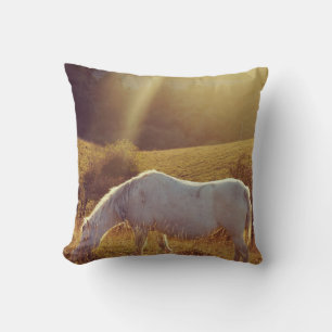 Pony Grazing Kissen