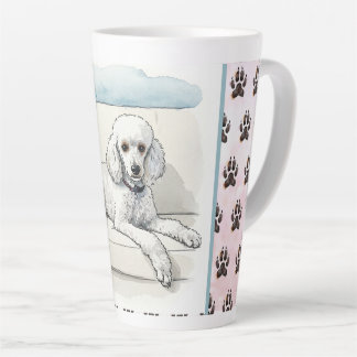 Poodle auf einem Sofa und Hund drucken Hintergrund Milchtasse