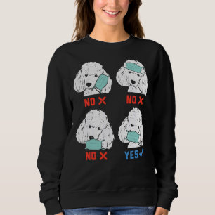 Poodle in Maske lustige soziale Distanz Sweatshirt