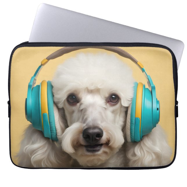 Poodle mit Kopfhörer Laptopschutzhülle (Vorderseite)