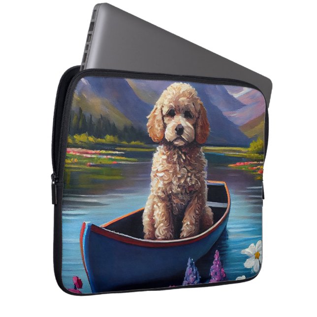 Poodle on a Paddle: Ein Landschaftliches Abenteuer Laptopschutzhülle (Vorne Rechts)