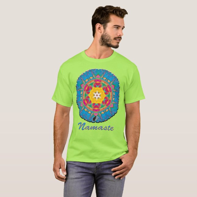 Poof Ball Namaste Kaleidoskop T-Shirt (Vorne ganz)