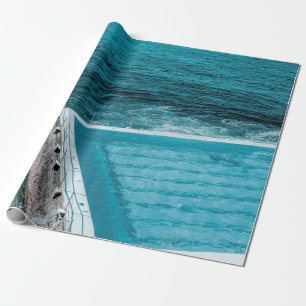 Pool in der Nähe des Meeres Geschenkpapier