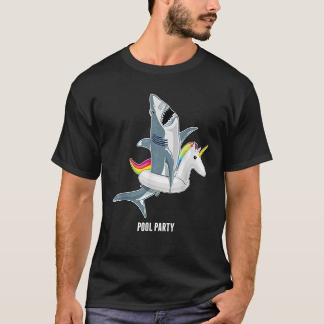 Pool Party Unicorn Float Funny Shark Lover Geschen T-Shirt (Vorderseite)