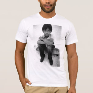 Poolkind durch jai tanju T-Shirt