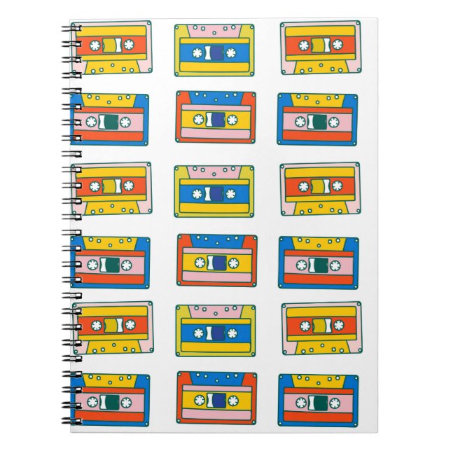 Pop Art 90s nahtlose Muster von Musikkassetten. B Notizblock (Vorderseite)