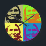 Pop Art Freedom Fighter Geronimo Runde Wanduhr<br><div class="desc">Pop Art Style Iconic Historische People Images - Freedom Warrior Indian Stamm Chief Geronimo Art</div>