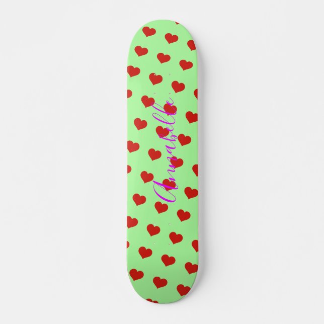 Pop Art Red Heart Muster auf grünem Hintergrund Skateboard (Vorne)