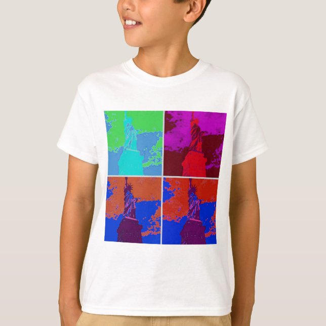 Pop Art Style Statue of Liberty T-Shirt (Vorderseite)
