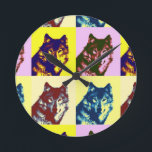 Pop Art Wolf Runde Wanduhr<br><div class="desc">Vier verschiedene Pop Art Tierwerk</div>