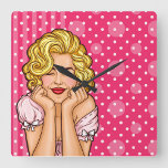 Pop Art Woman Dream Quadratische Wanduhr<br><div class="desc">Hübsch Blonde Dream mit Polka Dots Hintergrund</div>